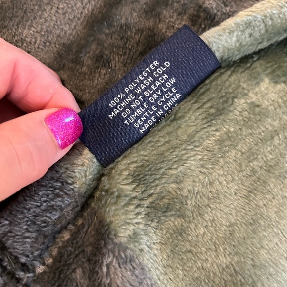 Brooks Brothers Green Stripe Throw Blanket 50 X 60 Inches In Excellent Condition - Picture 5 of 5